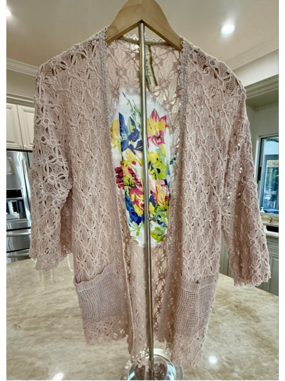 Anthropologie Aratta Silent Journey Pink Crochet Cardigan M, floral patch, raw